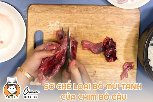 Sơ chế loại bỏ mùi tanh của chim bồ câu